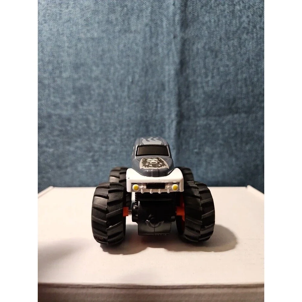 3-Piece Monster Truck Set | Hot Wheels Twin Mill & Howlin' Heat